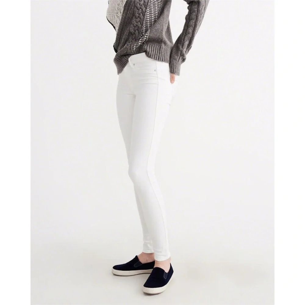 Abercrombie white denim - Picture 1 of 7